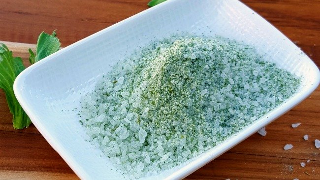 How to Use Celery Leaves | Celery Salt 