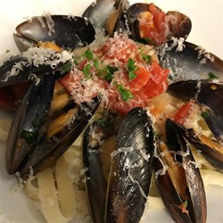 Garlic Wine Mussels  Recipe