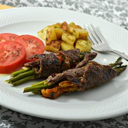 Grilled Asparagus Steak Bundles Recipe