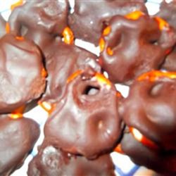 Salted Dark Chocolate and Peanut Butter Pretzel Bites Recipe
