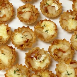 Warm Brie and Pear Tartlets Recipe