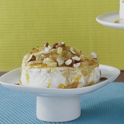 Baked Brie with Caramelized Onions and Hazelnuts Recipe