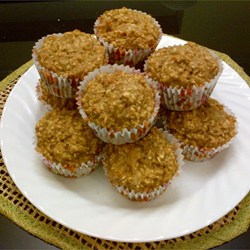 Applesauce-Oat Muffins Recipe