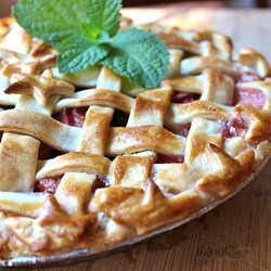 Strawberry Raisin Rhubarb Pie Recipe