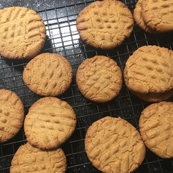 Robin's Peanut Butter Cookies Recipe