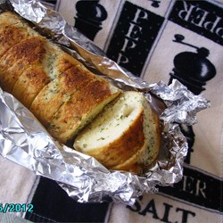 Easy Cheesy Garlic Bread Recipe