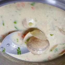 Marilyn's Cheesy Clam Chowder Recipe