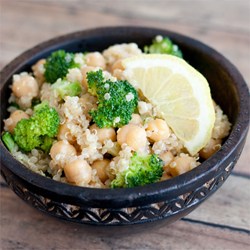 Garlicky Quinoa and Garbanzo Bean Salad Recipe