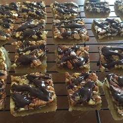 Pecan Turtles® Pie Bars Recipe